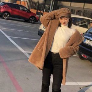 90% NEW MAX MARA TEDDY MID LENGTH CLASSIC JACKET, SIZE 42 medium